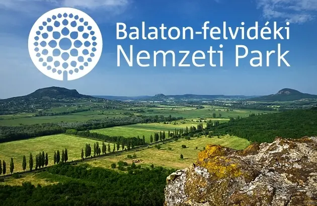 Balaton-felvidéki táj tanúhegyekkel és szőlőkkel