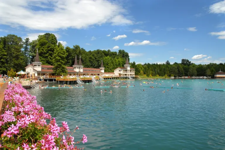 Hotel Európa Fit****superior, Hévíz – a szálloda és Hévíz