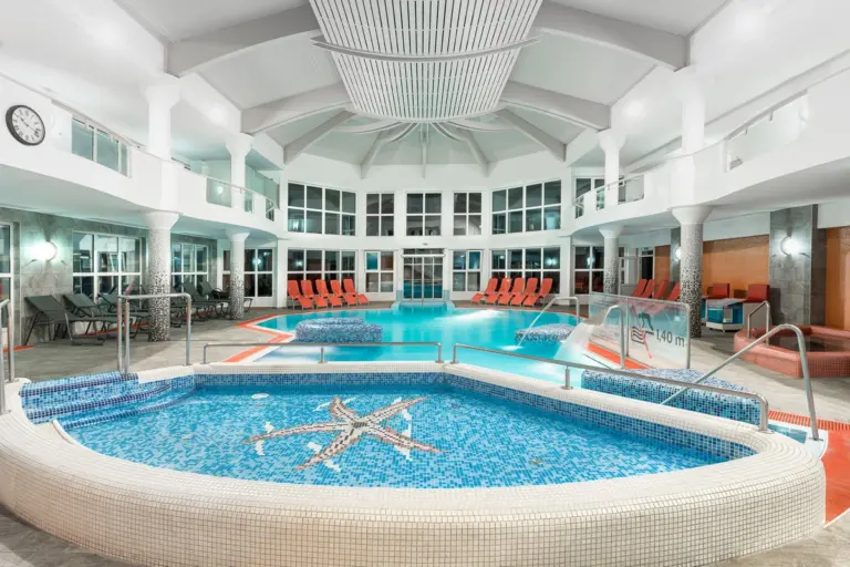 Hotel Európa Fit****superior, Hévíz – medencék
