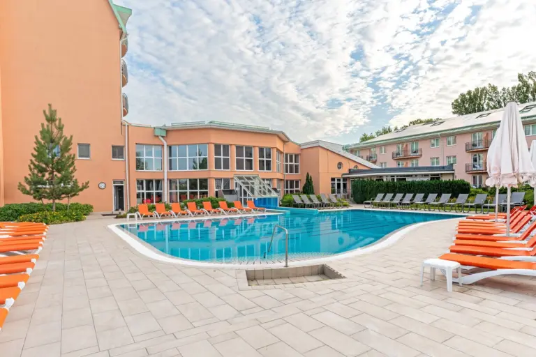Hotel Európa Fit****superior, Hévíz – medencék