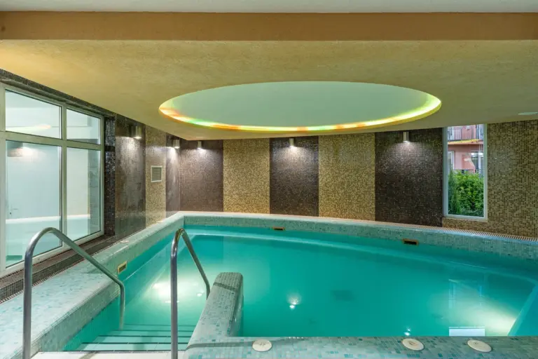Hotel Európa Fit****superior, Hévíz – medencék