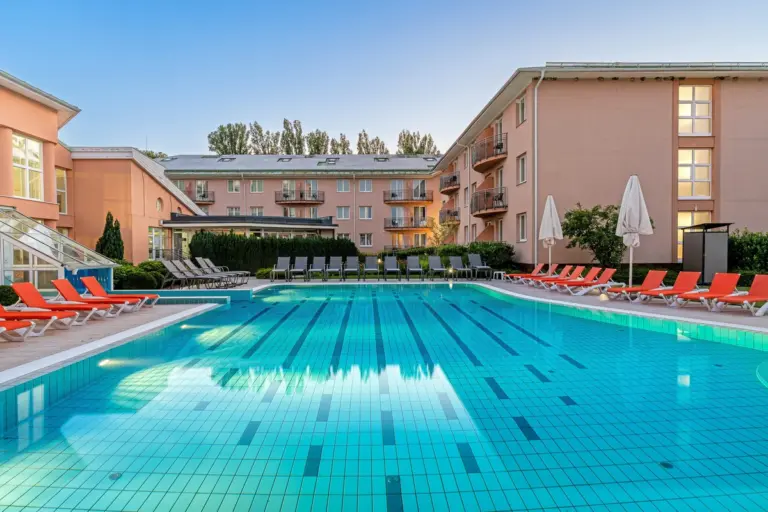 Hotel Európa Fit****superior, Hévíz – medencék