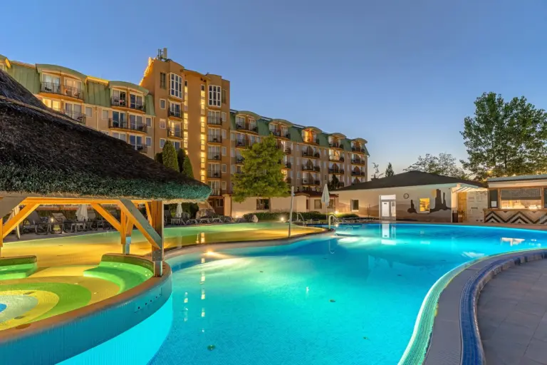 Hotel Európa Fit****superior, Hévíz – medencék