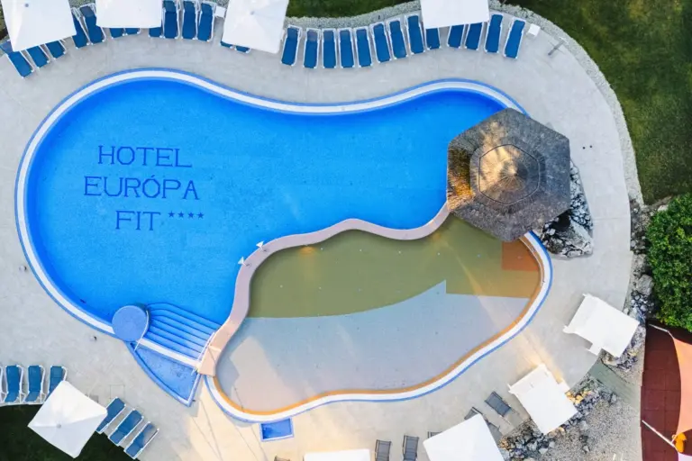Hotel Európa Fit****superior, Hévíz – medencék