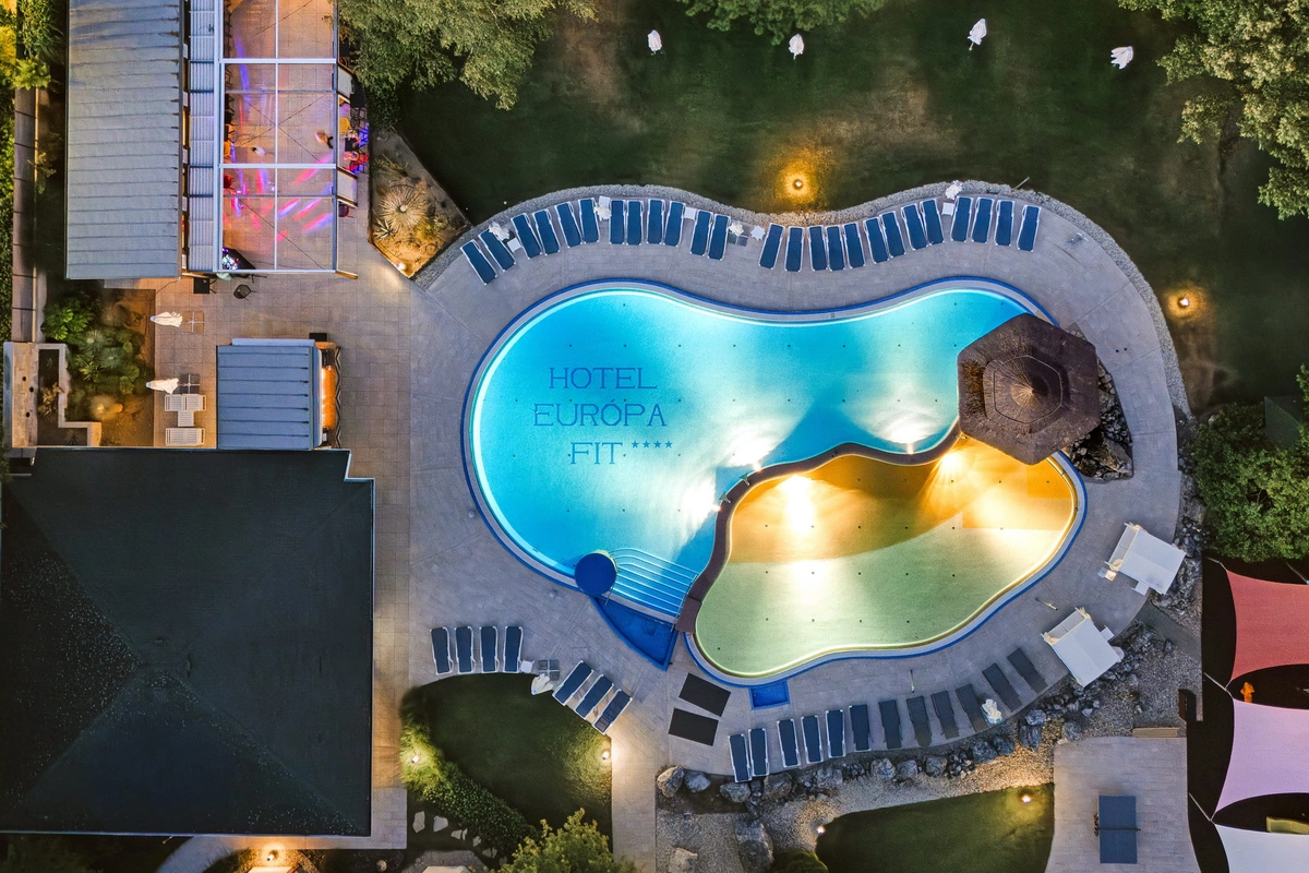 Hotel Európa Fit****superior, Hévíz – medencék