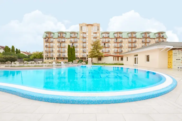 Hotel Európa Fit****superior, Hévíz – medencék