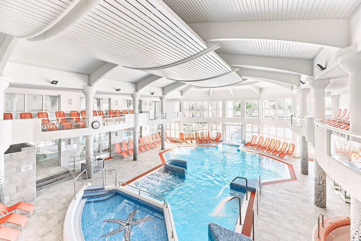 Hotel Európa Fit****superior, Hévíz – medencék
